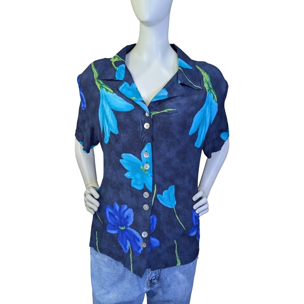 90s Vintage Blue Floral Crepe Blouse With Shell Buttons, Size L
